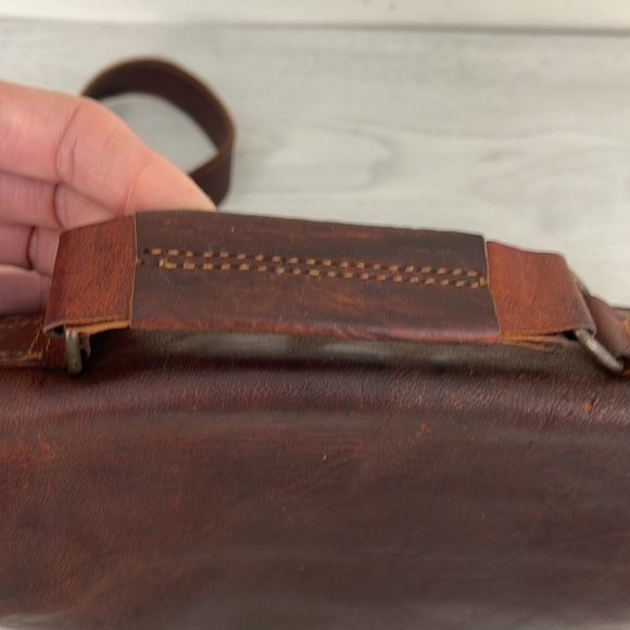 What Daisy Did Leather Messenger Bag - Picture 9 of 16